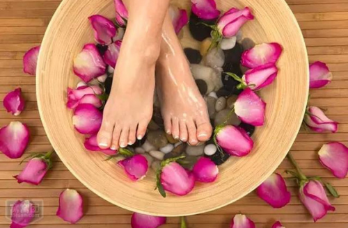為您介紹睡前足浴