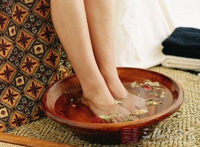 玉強龍教你怎樣科學沐足養(yǎng)生