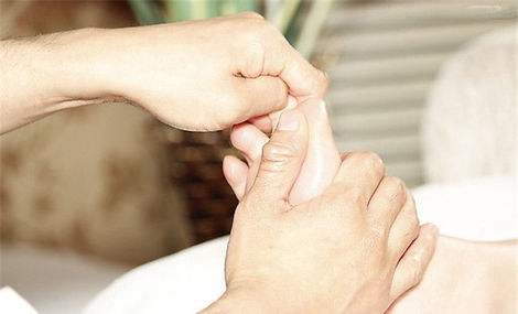 專(zhuān)業(yè)足療.jpg 專(zhuān)業(yè)足療.jpg